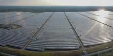 Depuis fin 2015, la centrale solaire de Cestas, au sud de Bordeaux, déploie ses 996.000 panneaux sur plus de 250 hectares.