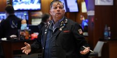 Les traders travaillent à la bourse de New York