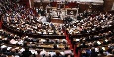 Le projet de loi porté par Emmanuel Macron cconcentre les critiques des députés de droite et de gauche