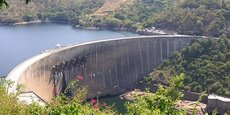 Le barrage hydroélectrique de Kariba, situé dans les gorges de Kariba du bassin du Zambèze, entre la Zambie et le Zimbabwe.