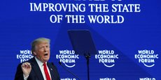 A Davos, le président des Etats-Unis s'est auto-congratulé, décrivant une Amérique aux portes de la prospérité, et vantant longuement sa réforme fiscale, conçue comme un moyen d'attirer aux Etats-Unis emplois et capitaux. Il a cité le cas de Apple, qui a dit vouloir réinvestir « 350 milliards de dollars », ce qu'il a présenté comme un des succès de son action.