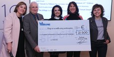 Aziliz de Veyrinas, vice présidente de La Tribune et Cendrine Martinez, directrice générale de La Tribune Toulouse ont remis un chèque à la Fondation du Patrimoine de Saint-Bertrand-de-Comminges.
