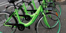 Les vélos en libre-service de Gobee.bike, reconnaissables à leur couleur verte, ont pratiquement disparu de Paris, où la start-up hongkongaise avait été pionnière.