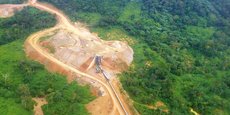 En juillet 2017, la firme canadienne Banro suspendait ses activités dans la mine d'or de Namoya pour des raisons liées à l'insécurité dans la région, un convoi de 23 camions appartenant à des sous-traitants ayant été pris entre deux feux lors d'un échange de tirs entre factions rivales sur la route N°5 reliant le site de la mine à Baraka, une ville du Sud-Kivu.