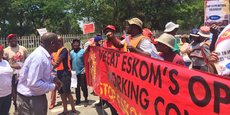 Démonstration du NUMSA, le syndicat des métallurgistes d'Afrique du Sud, contre la compagnie Eskom en novembre 2017 à Soweto.