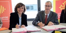La présidente de la Région Carole Delga et Pierre Lombard, le directeur général des opérations Adecco France, ont signé la convention mardi 20 mars.