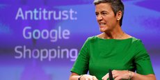 Quelques mois après son entrée en fonction, Margrethe Vestager, la commissaire européenne à la Concurrence, lance une enquête à l'encontre du groupe américain : il est accusé d'abus de position dominante sur le marché des moteurs de recherche pour avoir favorisé son comparateur de prix, Google Shopping.