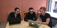 Thibault Descombes (à droite), en compagnie de l'autre cofondateur Florian Garibal (au centre) et Jeremy Basso, développeur et récemment recruté par le duo. Une équipe qui va rapidement s’agrandir.