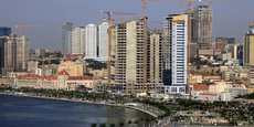 Vue de Luanda, la capitale angolaise, qui connait une expansion urbanistique fulgurante.