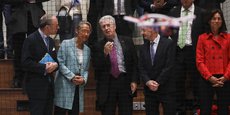 La ministre des Transports, Élisabeth Borne, a inauguré dans les locaux de l'Enac une volière de drones, un outil unique en ce genre.