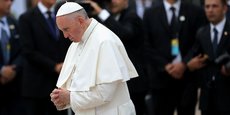 Le pape François, homme d'église né à Buenos Aires, témoin notamment de la crise économique argentine et de l'exploitation des plus pauvres, n'a de cesse de dénoncer une économie financière virtuelle et destructrice d'emplois.