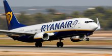 Ryanair releve sa prevision de trafic annuel, perte au t1 moins importante que prevu