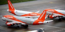 Easyjet affiche une perte semestrielle mais prevoit une hausse reservations