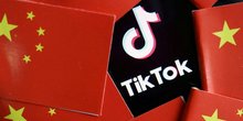 Photo d'illustration de tiktok avec des drapeaux chinois
