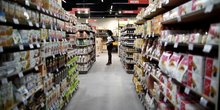 Un client regarde les produits a l'interieur d'un magasin d'alimentation naturalia exploite par le groupe casino