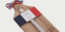 Six différentes gammes de couteaux de l'entreprise Jean Dubost sont estampillés Présidence de la République.