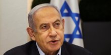 Le premier ministre israelien benjamin netanyahu lors d'une reunion hebdomadaire du cabinet au ministere de la defense