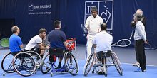 Yannick Noah et ses joueurs en février, à Paris.