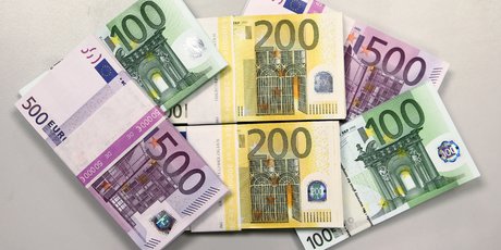 Des billets de banque en euros sont presentes a la banque nationale croate a zagreb