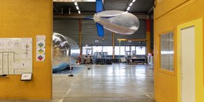 Cnim Air Space prépare à Toulouse un ballon stratosphérique manoeuvrant.