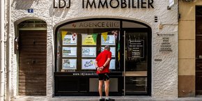 Le marché de crédit immobilier ralentit dans les derniers mois de l'année 2022, sous l'effet de la hausse des taux.