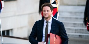 « Les propos de Mme Hidalgo sont honteux » et constituent une « trahison politique » a jugé le ministre sur RTL, ce dimanche.