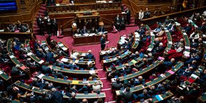 Le gouvernement a acté début avril l'enterrement de la nouvelle loi censée tracer l'avenir énergétique de la France d'ici à 2035, lui préférant un simple décret afin d'esquiver le vote du Parlement.