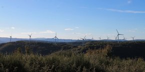 Sept éoliennes tournent depuis 2016 à Bernagues, sur la commune de Lunas (Hérault), sur les crêtes du massif de l'Escandorgue.