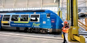 931 rames régionales seront rénovées dans les ateliers de la SNCF, pour un investissement de 2,1 milliards d'euros.