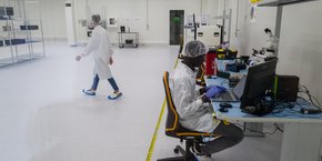 Expleo a choisi d'implanter à Toulouse une salle blanche qu'elle partage avec la PME Sotrem pour tester et assembler les charges utiles de ses trois premiers nanosatellites.