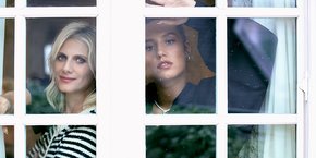 Mélanie Laurent et Adèle Exarchopoulos à l’hôtel Bristol à Paris, lundi.