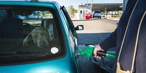 Les prix des carburants à la pompe sont à la hausse depuis le tout début de l'année et avoisinent pour certains les deux euros.