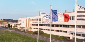 Engagée sur la voie de l'autonomie et du redressement, la Fonderie de Bretagne veut retrouver l'équilibre en 2026. Sa future rentabilité passe par un plan de relance de 32 millions d'investissement dans la modernisation de l'outil industriel et des process de fabrication. Pour faire face à la flambée des coûts de l'énergie, elle lance aussi un vaste plan d'économies et d'efficacité énergétique.