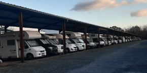 Avec 900.000 m2 de locaux disponibles  en 2023, Monhangar propose déjà la plus grosse offre française de stockage précaire.
