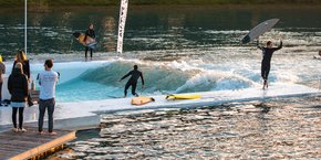Une piscine à vague artificielle près de Milan, en Italie.
