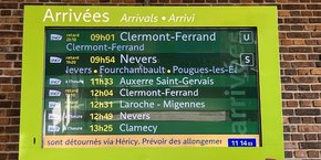 Les usagers, excédés par les nombreux retards et annulations sur la ligne Clermont-Paris, attendent un plan d'urgence de la part de la SNCF.