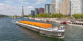 Les barges fluviales les plus capacitaires peuvent transporter l'équivalent du chargement de 250 camions.