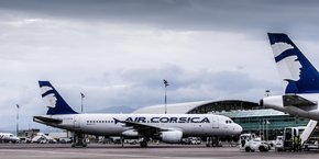 Air Corsica s'est vue accorder l'exploitation de la desserte de service public (DSP) entre ses quatre aéroports internationaux (Ajaccio, Figari, Bastia et Calvi) et Paris-Orly jusqu'au 31 décembre 2027.