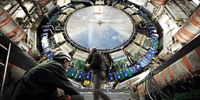 L'expérience « CMS », installée sur le plus puissant collisionneur de particules au monde (le « Long Hadron Collider », situé entre la France et la Suisse), a notamment permis d'étudier le Boson de Higgs, particule élémentaire découverte en 2012.