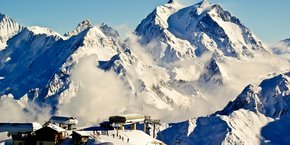 Courchevel fait partie des sites sélectionnés pour accueillir les JO d'hiver 2030 organisés dans les Alpes françaises. Une candidature qui sonne comme une opportunité pour Benoît Robert, directeur du Cluster Montagne : accélérer la transition vers la montagne de demain. Ce, grâce à l'innovation.