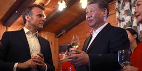 Le président de la République Emmanuel Macron et son homologue Xi Jinping. (Photo d'illustration).