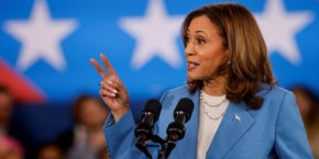 Désormais officiellement investie candidate démocrate à l'élection présidentielle américaine, Kamala Harris convainc largement les donateurs de financer sa campagne.