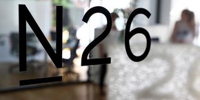 La banque numérique N26 vise un chiffre d'affaires de 300 millions d'euros en 2023 et une réduction de ses pertes par deux à 100 millions.