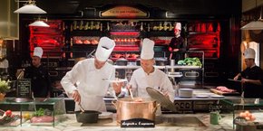 Le restaurant Les Grands Buffets de Narbonne servent en moyenne quelque 28.000 couverts par mois et 350.000 clients par an.