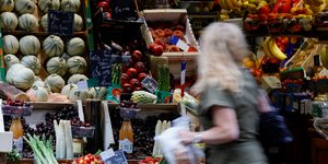 France: l'insee table sur une croissance de 2,3% cette annee et une inflation toujours elevee