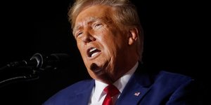 Donald trump lors d'un rally en floride