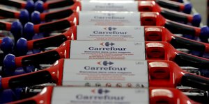 Carrefour reduit les couts, investit le digital, s'ouvre en chine
