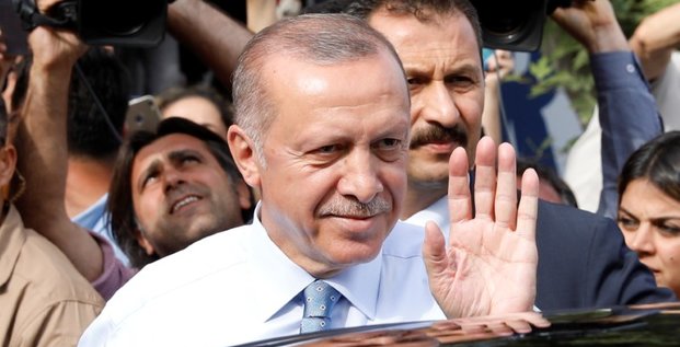 Les premiers resultats en turquie placent erdogan largement devant