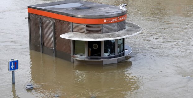 Les assureurs evaluent a 430 millions d'euros le cout des inondations