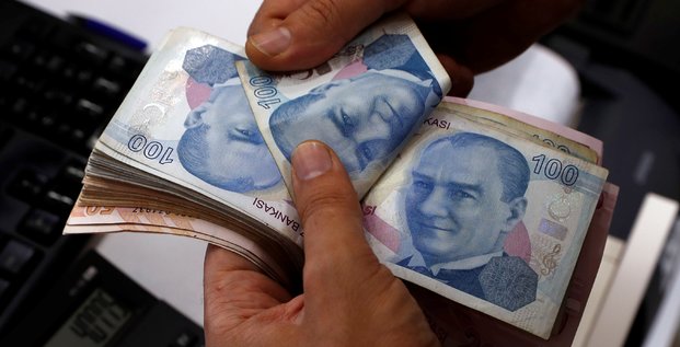 La livre turque a un nouveau plus bas face au dollar